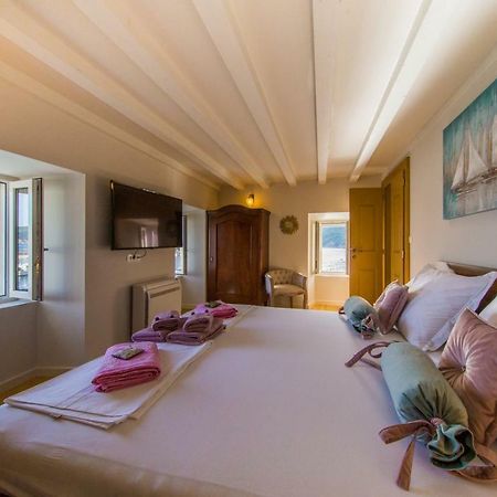 Villa Martina คอมีชา ภายนอก รูปภาพ