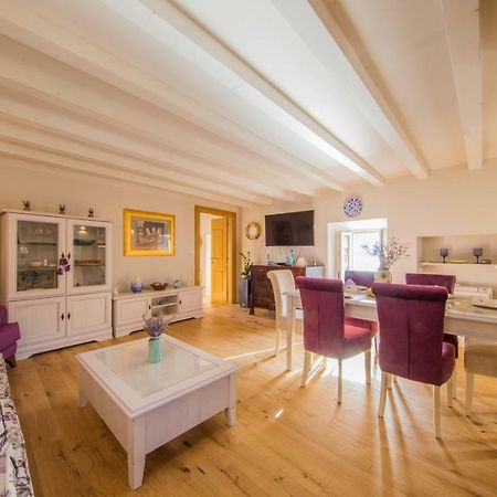 Villa Martina คอมีชา ภายนอก รูปภาพ