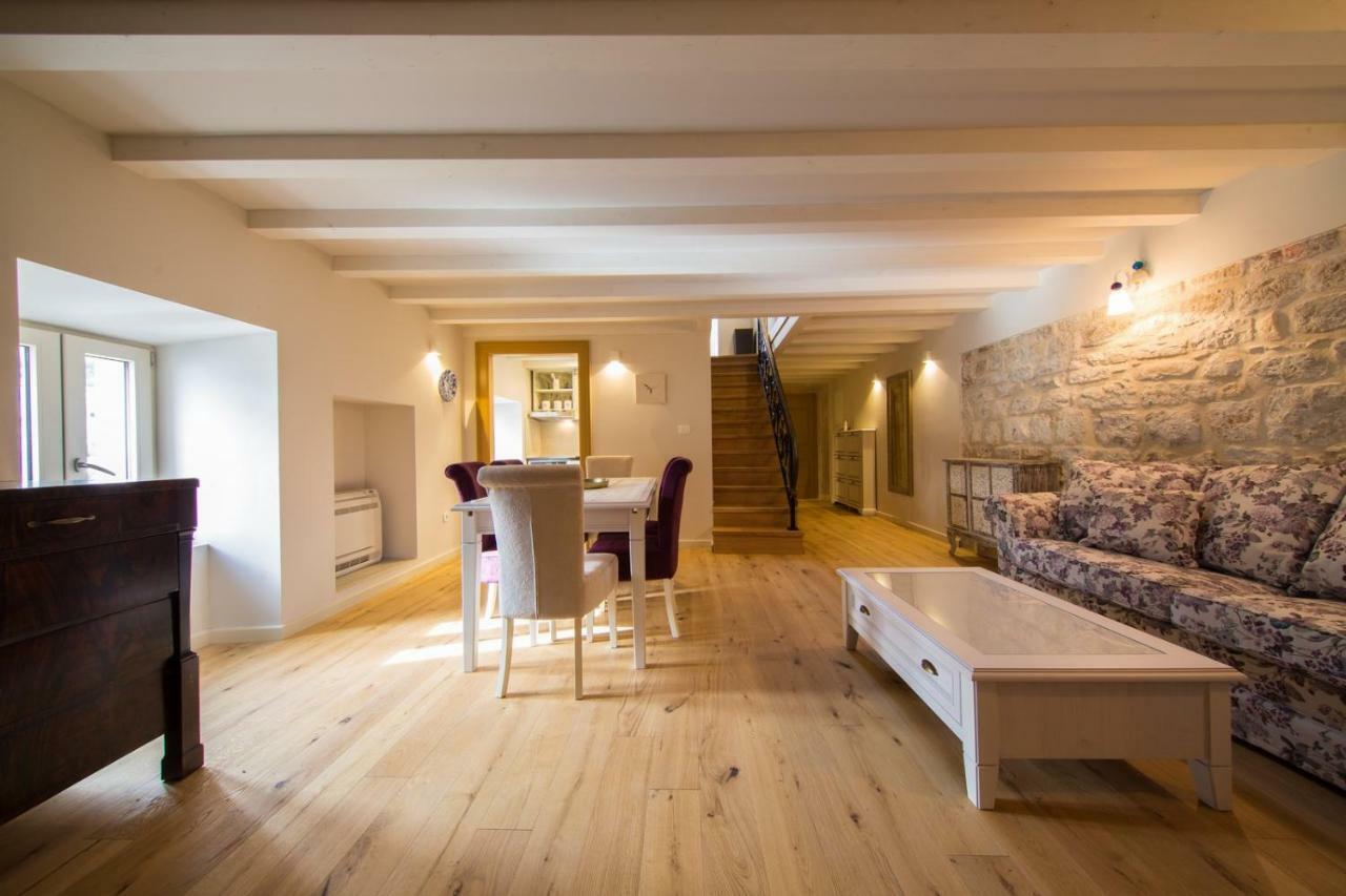 Villa Martina คอมีชา ภายนอก รูปภาพ